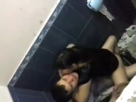 Узбекский Девушки В Туалет Порно